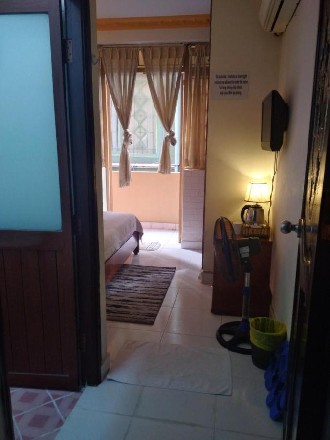 Guest House Uttrang Хошимин Экстерьер фото