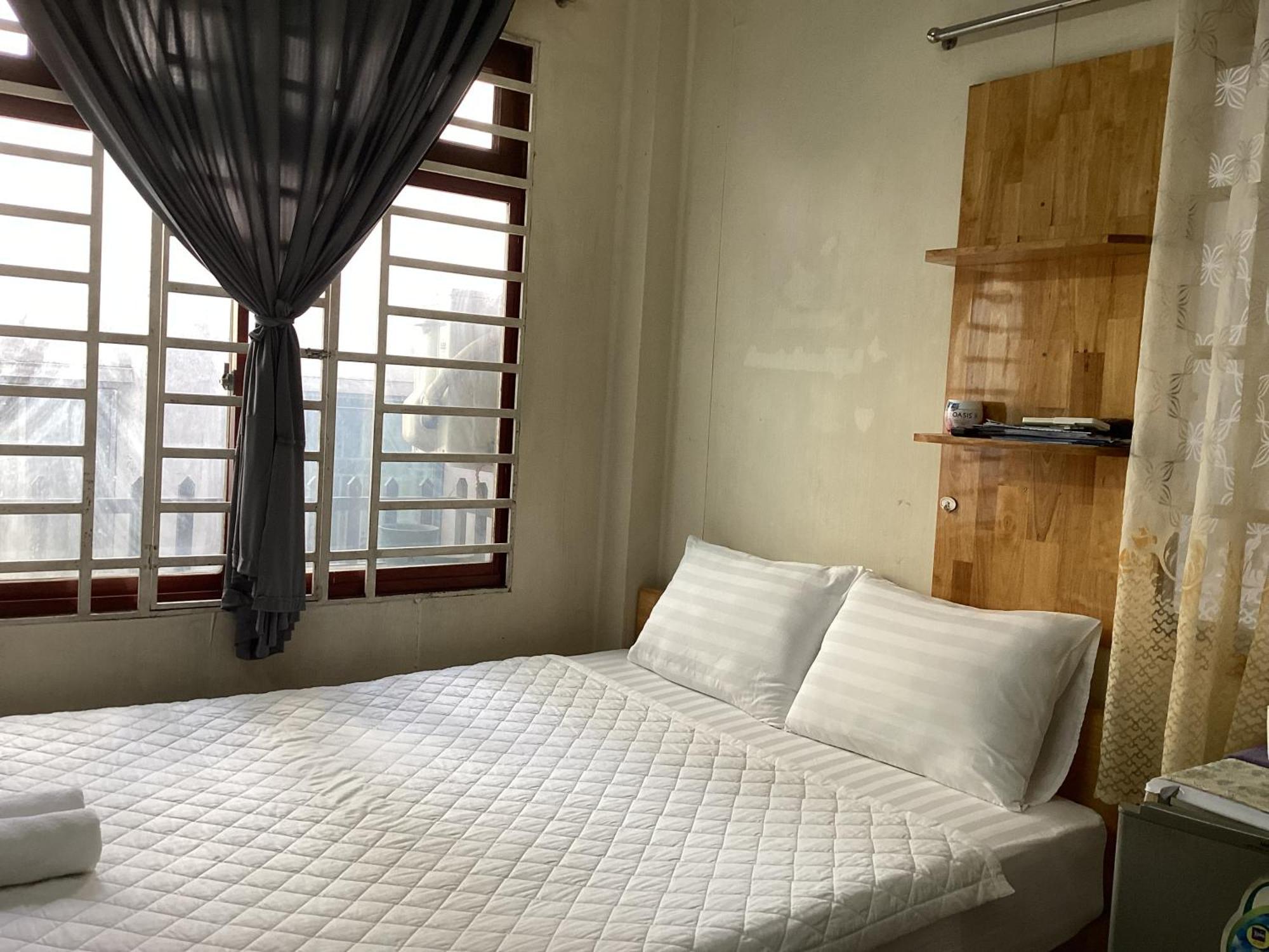 Guest House Uttrang Хошимин Экстерьер фото