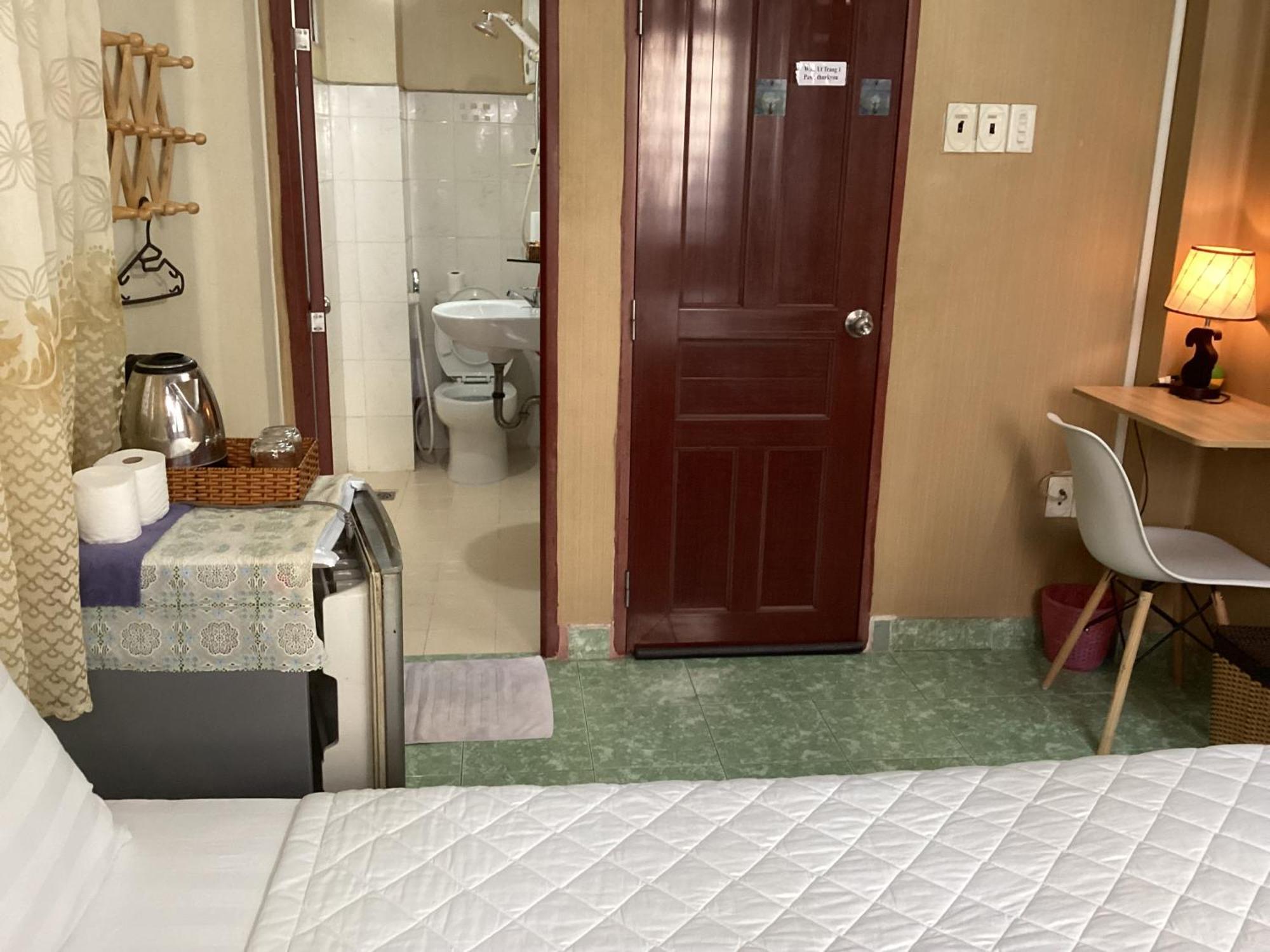 Guest House Uttrang Хошимин Экстерьер фото