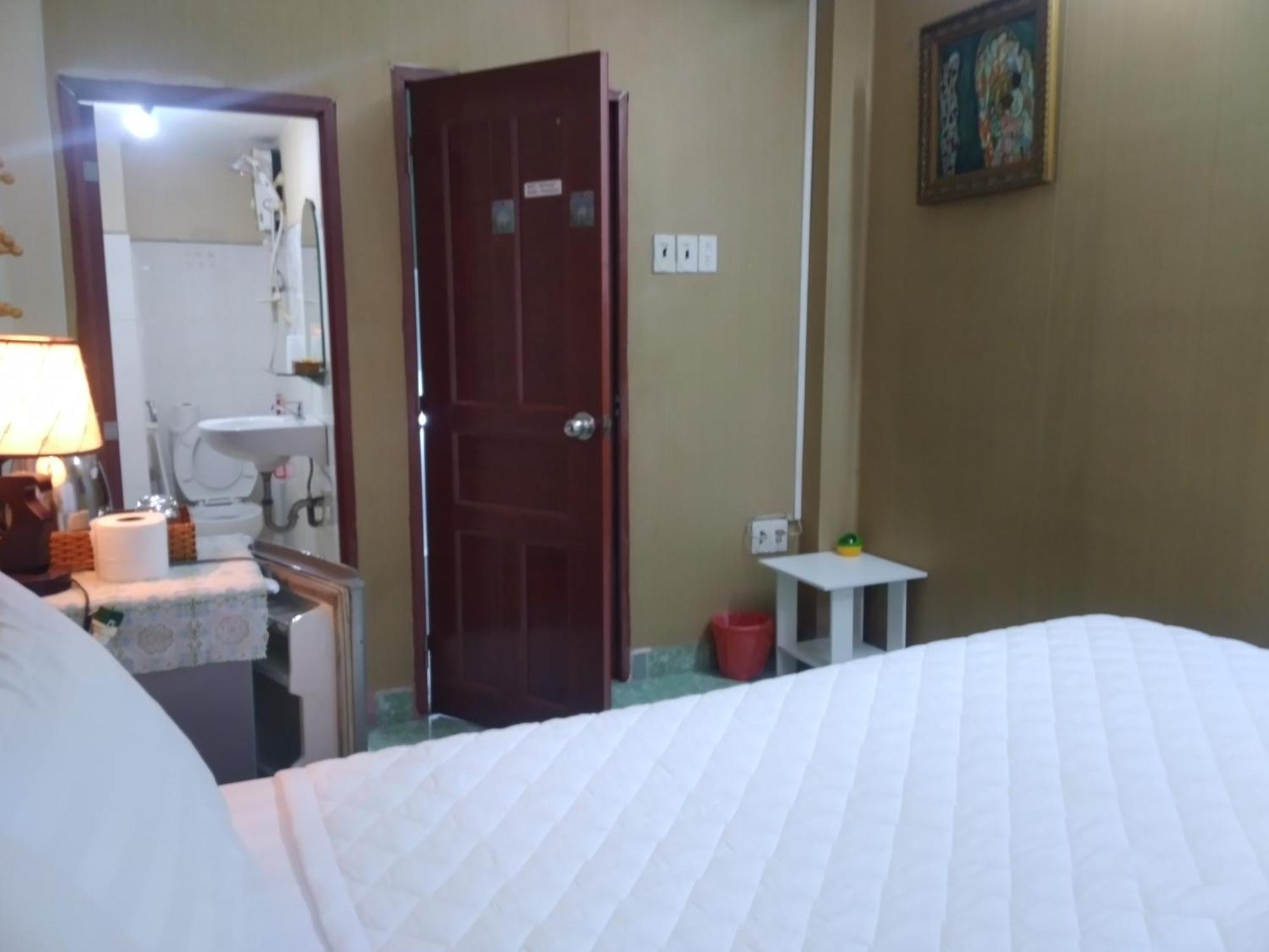 Guest House Uttrang Хошимин Экстерьер фото
