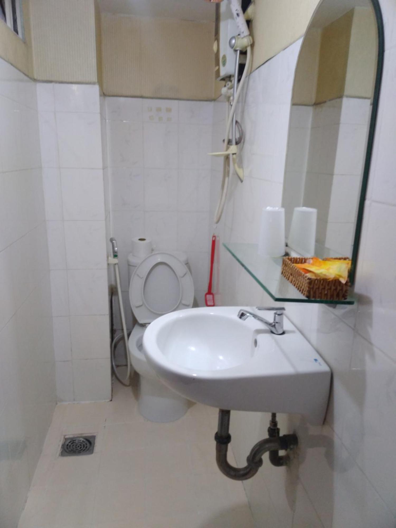 Guest House Uttrang Хошимин Экстерьер фото
